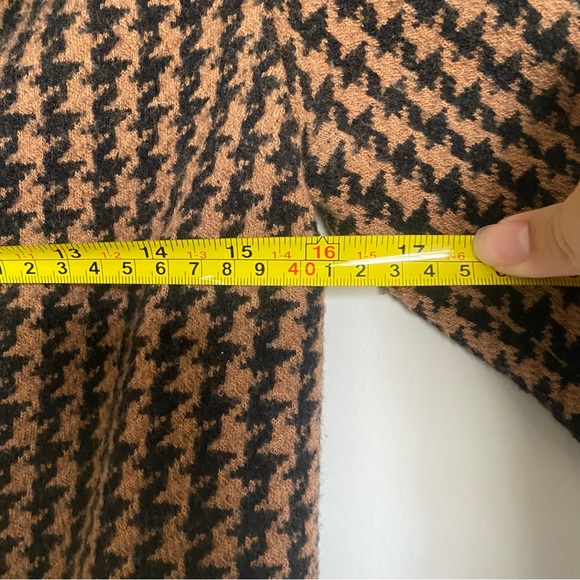 Vintage Couture Imports 100% Wool Houndstooth Coat with cape Size S/M - Picture 7 of 8